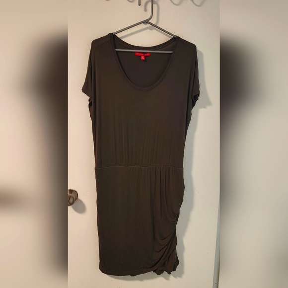 Green casual dress - Picture 1 of 4